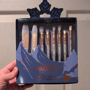 Disney Frozen Blue and Gold Brush Set